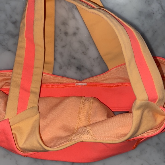 Lululemon sports bra - Picture 6 of 8